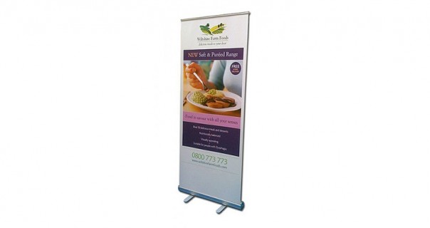 Cosmo Pull Up Banner Stand